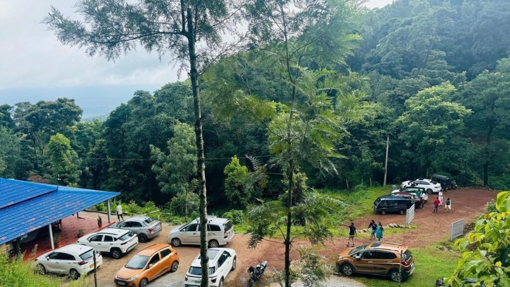 silver oak homestay parking