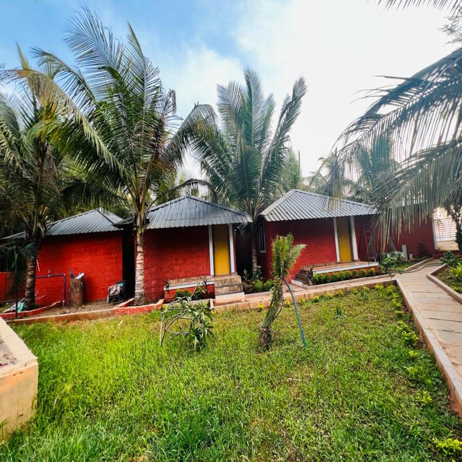 Front view with multiple rooms