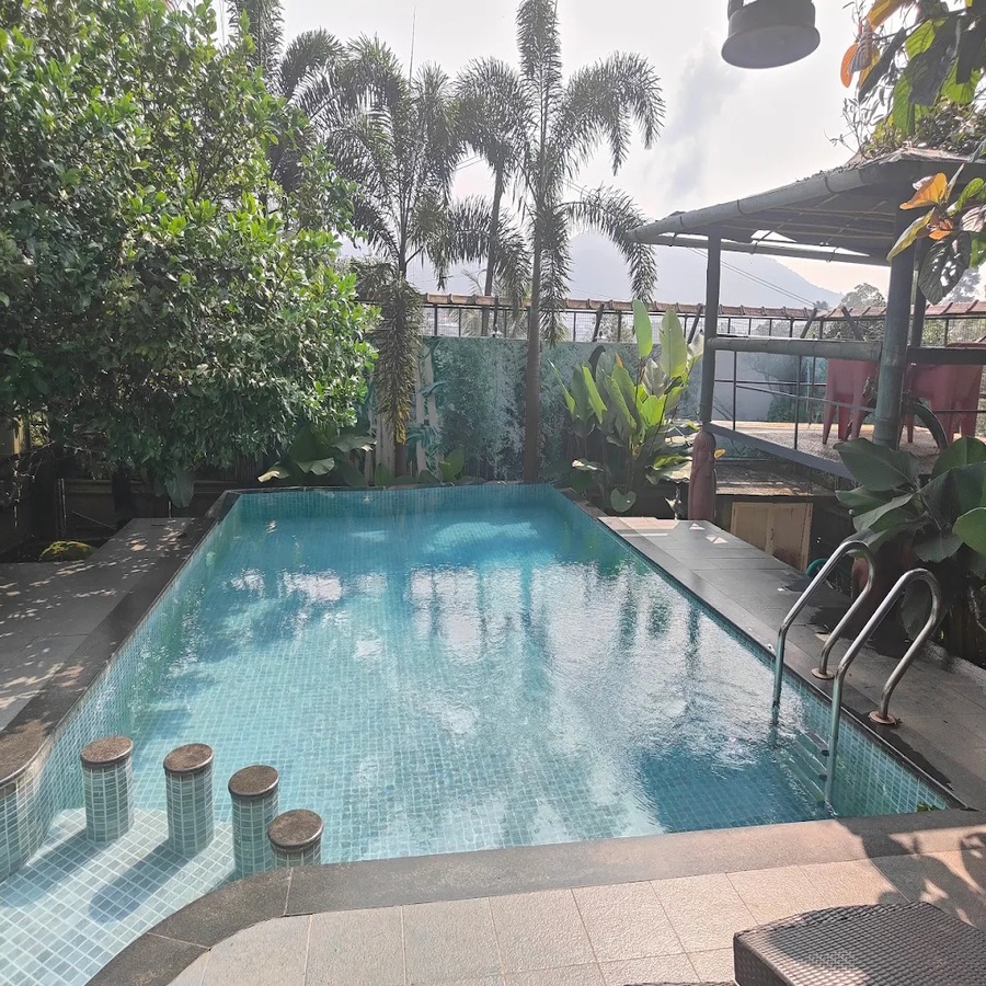 swimming poolver1
